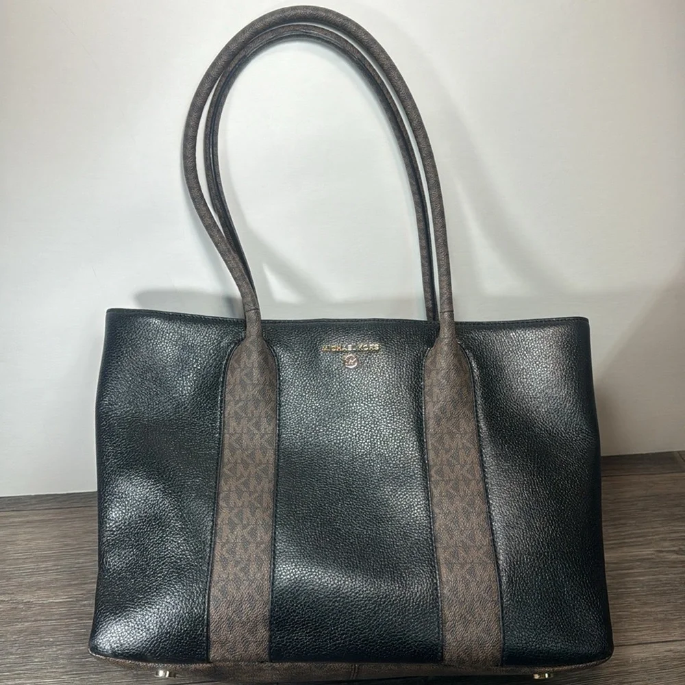 Michael Kors saffiano leather bag